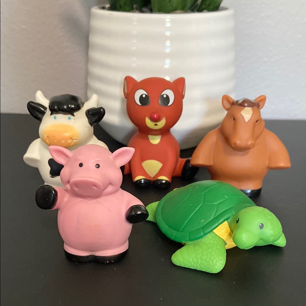 5 Animals Toddler Playset: 3 Tomy/John Deere Farm Animals & more…
